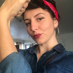 Meet your Posher, Maria